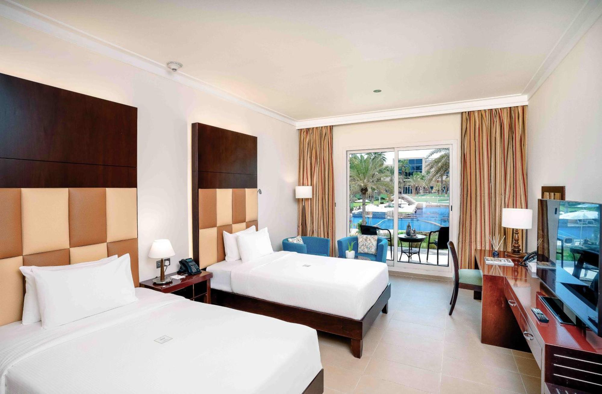 Metropolitan Al Mafraq Hotel Abu Dhabi Exteriör bild