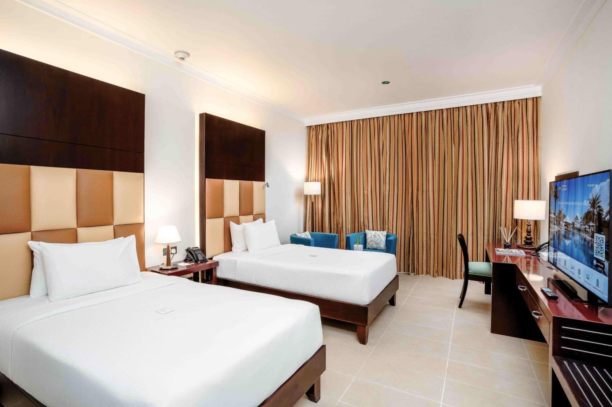 Metropolitan Al Mafraq Hotel Abu Dhabi Exteriör bild