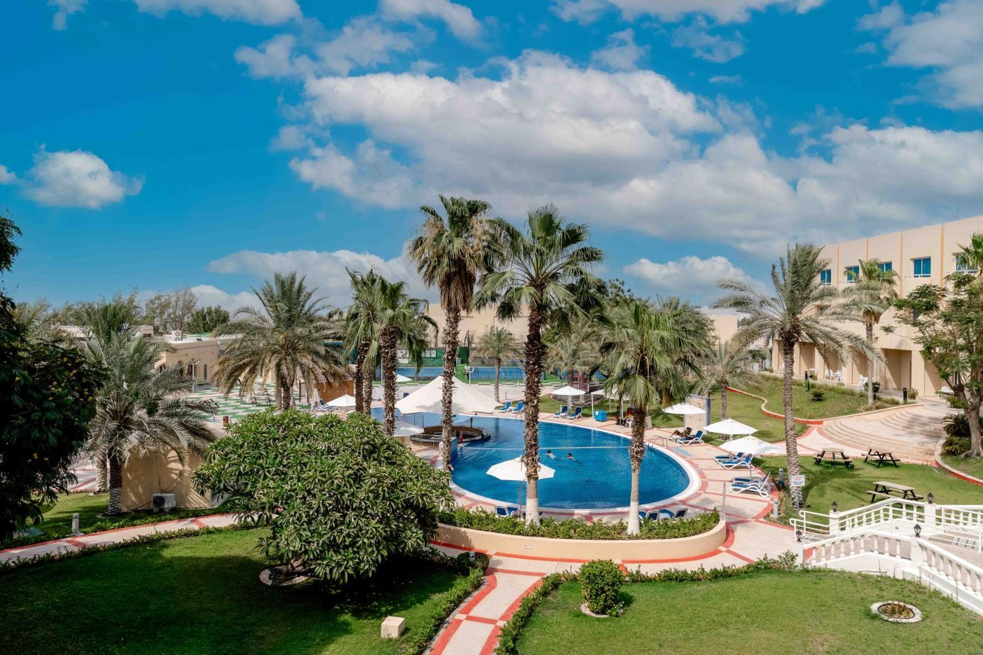 Metropolitan Al Mafraq Hotel Abu Dhabi Exteriör bild