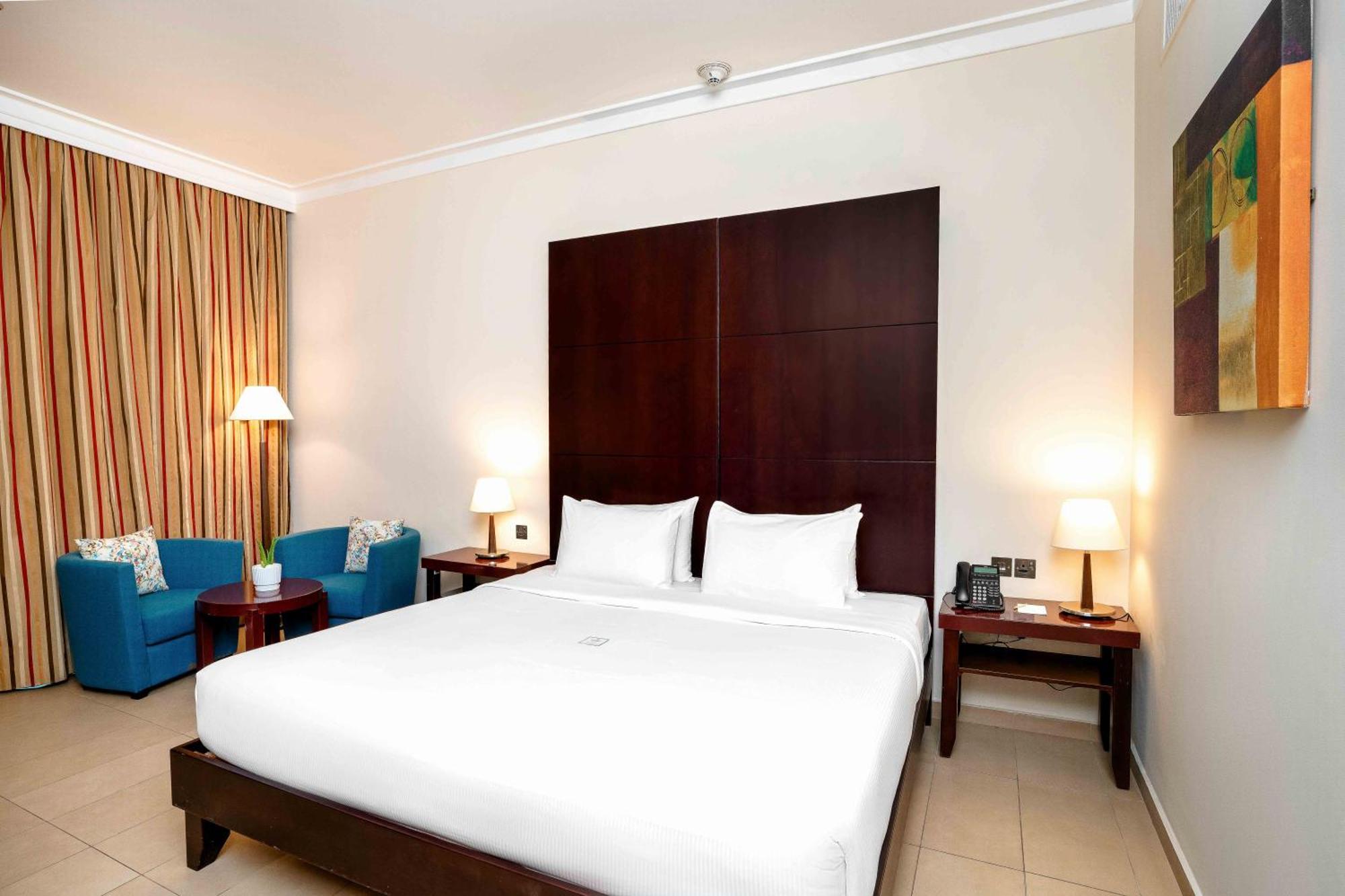 Metropolitan Al Mafraq Hotel Abu Dhabi Exteriör bild